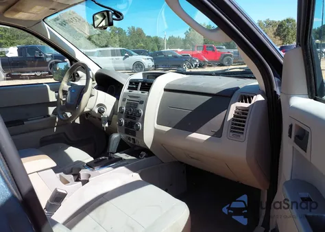 2010 Ford Escape Xlt from USA, damaged, VIN 1FMCU9DG9AKD05219